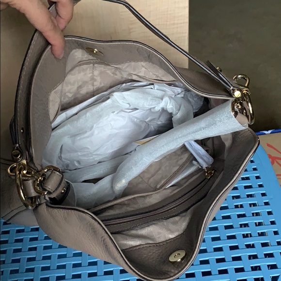 Michael Khors handbag - Picture 4 of 9